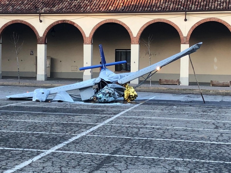 FOTOGALLERY - Le immagini dell'ultraleggero caduto a Moncalvo